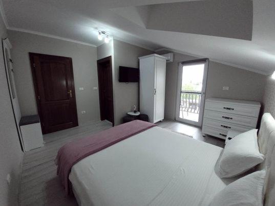 Casa Leahu Bed & Breakfast Байле Уну Май Екстериор снимка